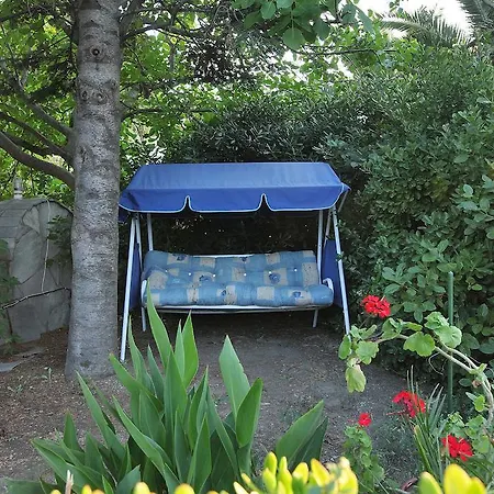 Christeluda 네오스마르마라스