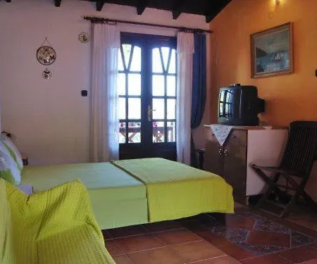 Christeluda * نيوس مارماراس