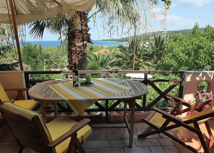 Christeluda Neos Marmaras