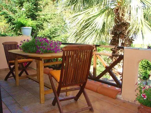 Apartament Christeluda Neos Marmaras